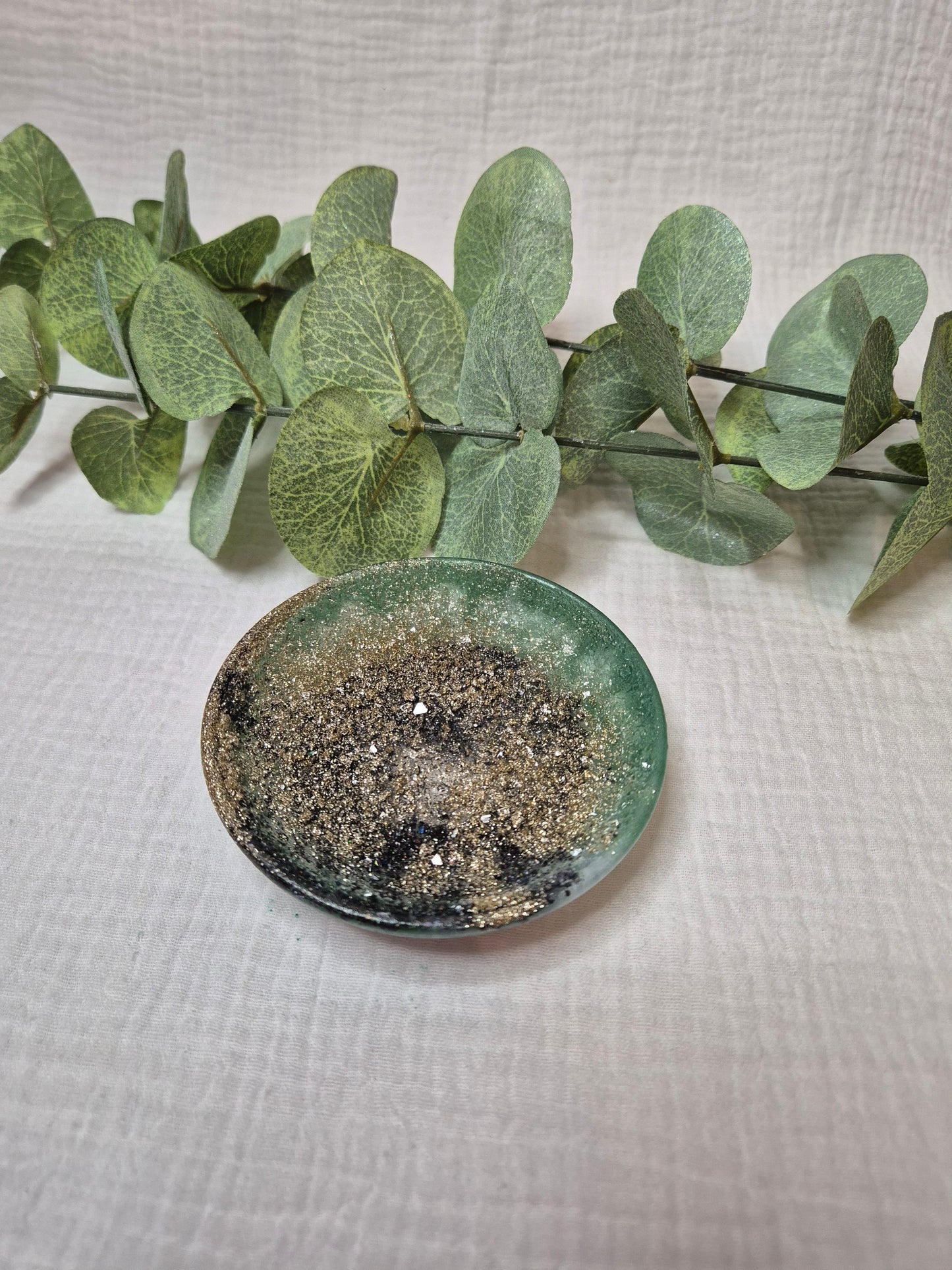 Schale in Kristalloptik in verschiedenen Varianten