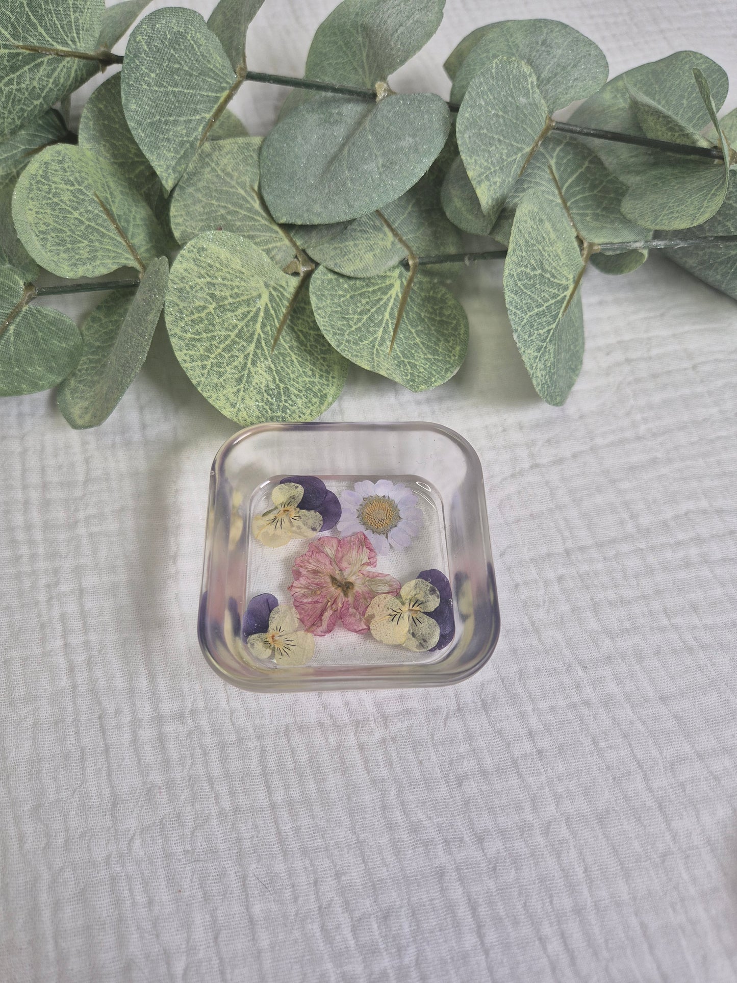Dekoschale mit echten Blüten in verschiedenen Varianten