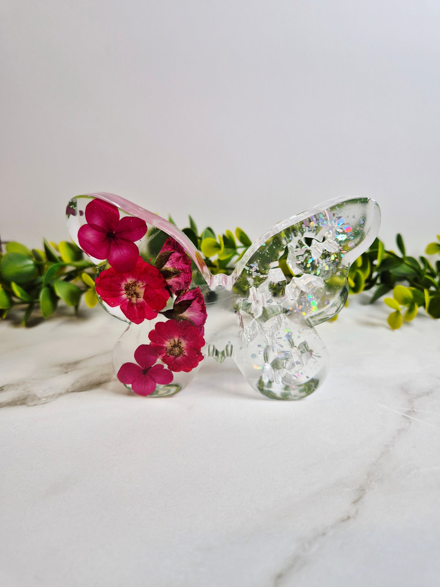 Schmetterlinge mit echten Blumen