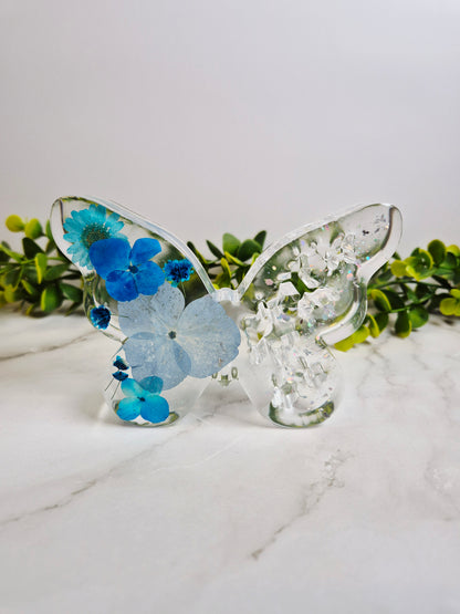Schmetterlinge mit echten Blumen